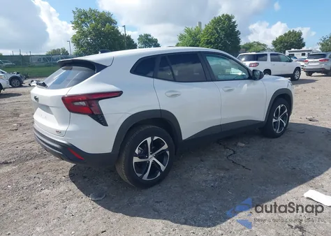 2025 Chevrolet Trax Fwd 1Rs z USA, uszkodzony, nr VIN KL77LGEP7SC096695